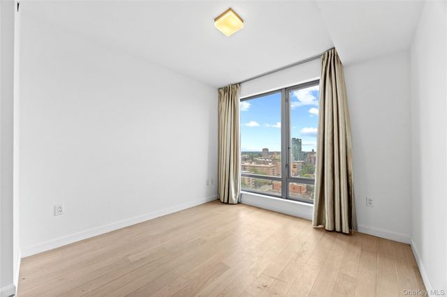 138-35 39th Avenue 13E, Flushing, NY 11354