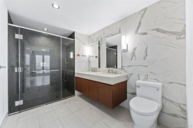 138-35 39th Avenue 13E, Flushing, NY 11354