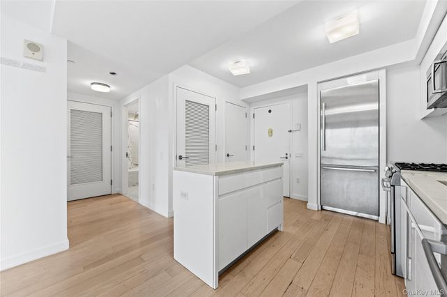 138-35 39th Avenue 13E, Flushing, NY 11354