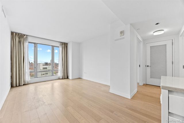 138-35 39th Avenue 13E, Flushing, NY 11354
