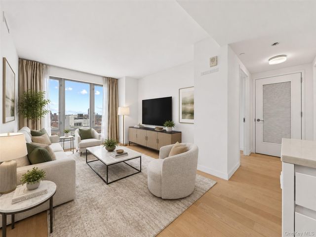 138-35 39th Avenue 13E, Flushing, NY 11354