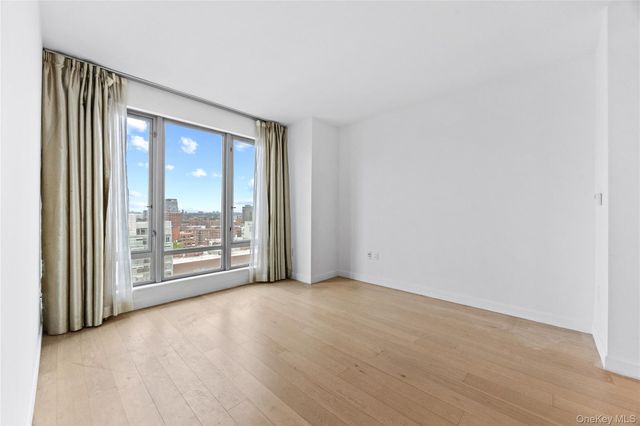 138-35 39th Avenue 13E, Flushing, NY 11354