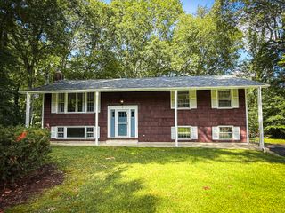 53 Lovers Lane, East Lyme, CT 06333