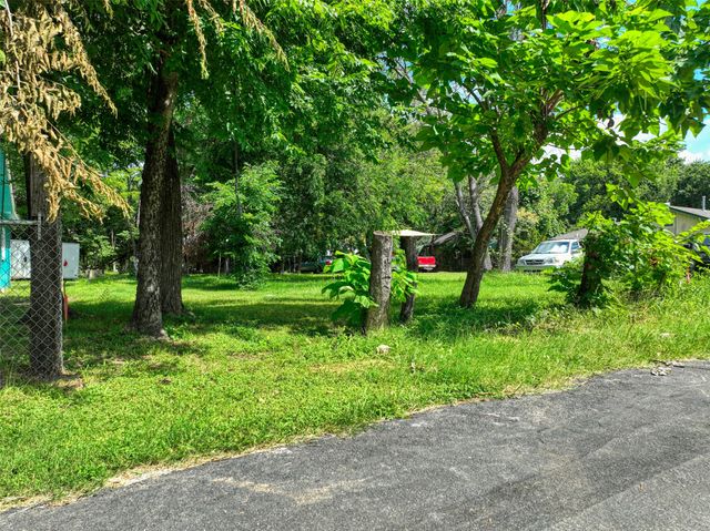 3907 Agnes Street, Dallas, TX 75210