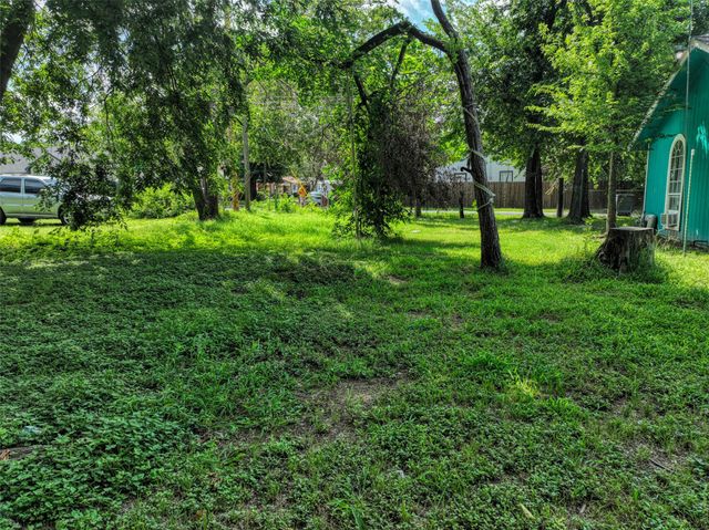 3907 Agnes Street, Dallas, TX 75210