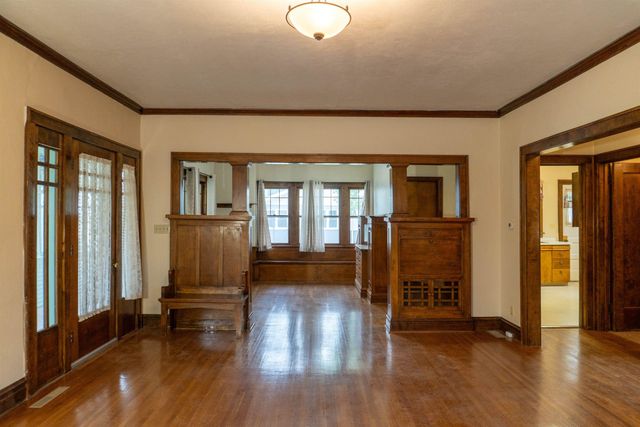 703 MAIN ST S, Minot, ND 58701