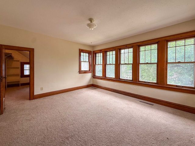 703 MAIN ST S, Minot, ND 58701