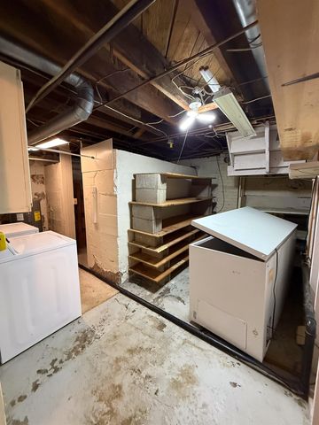 703 MAIN ST S, Minot, ND 58701