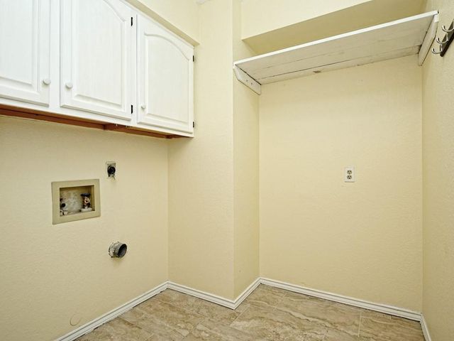 7423 Dallas DR, Austin, TX 78729