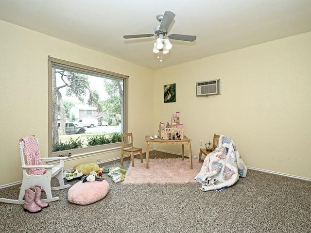 7423 Dallas DR, Austin, TX 78729