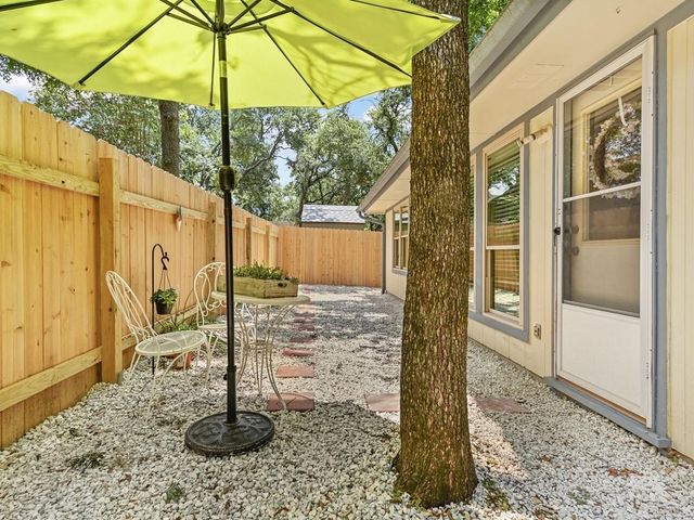 7423 Dallas DR, Austin, TX 78729