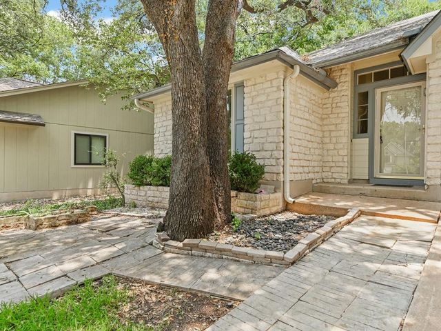 7423 Dallas DR, Austin, TX 78729