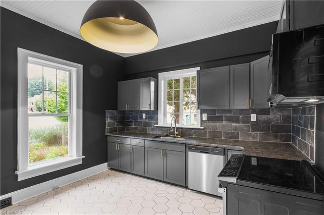 933 West Street, Winston-salem, NC 27101