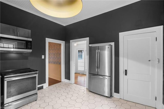 933 West Street, Winston-salem, NC 27101