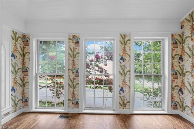 933 West Street, Winston-salem, NC 27101