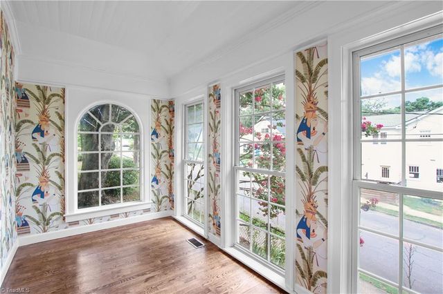 933 West Street, Winston-salem, NC 27101