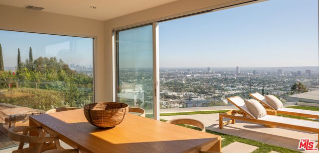 8515 Hedges Way, Los Angeles, CA 90069
