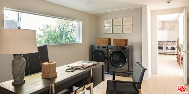 8515 Hedges Way, Los Angeles, CA 90069