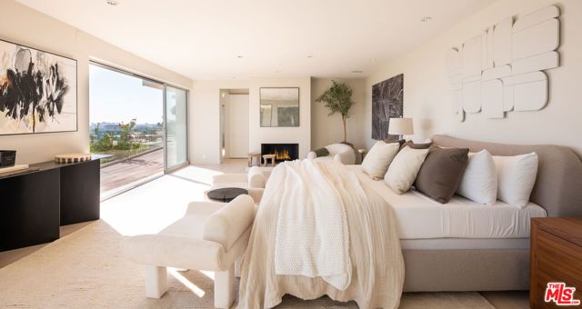 8515 Hedges Way, Los Angeles, CA 90069