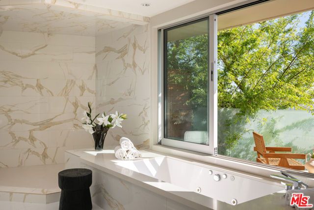 8515 Hedges Way, Los Angeles, CA 90069