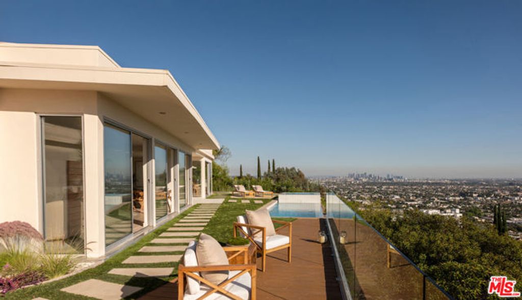 8515 Hedges Way, Los Angeles, CA 90069