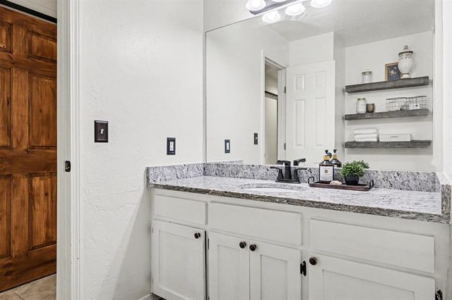 1316 Mockingbird Lane, Edmond, OK 73034