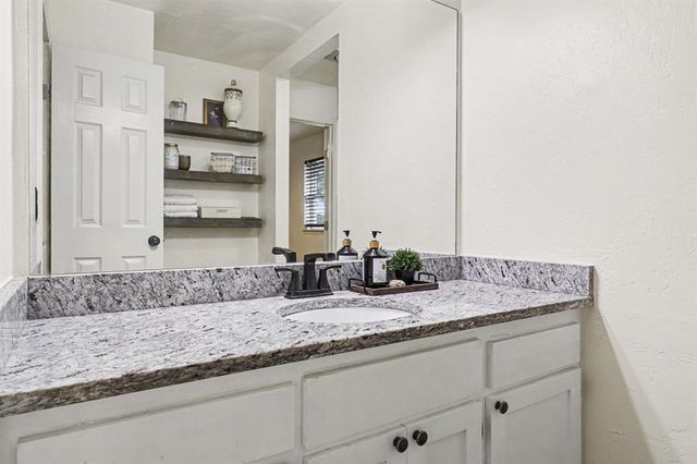 1316 Mockingbird Lane, Edmond, OK 73034