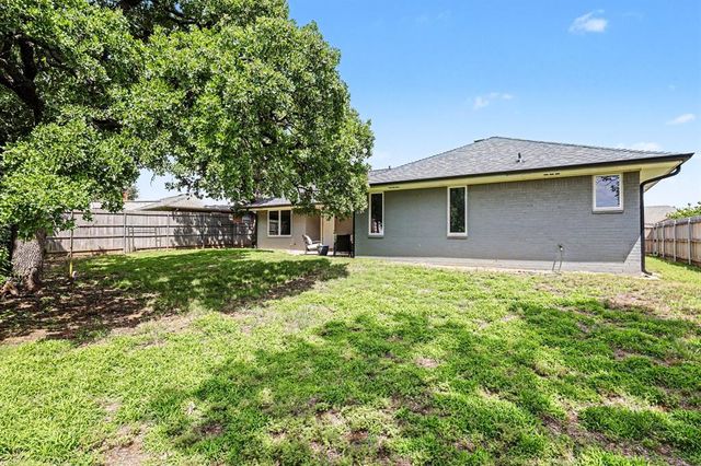 1316 Mockingbird Lane, Edmond, OK 73034