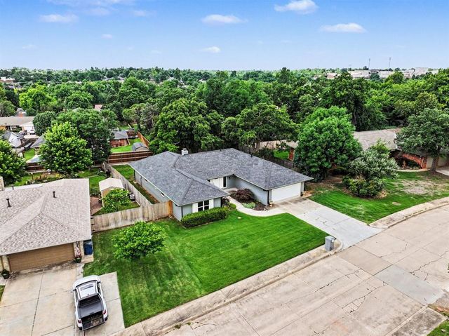 1316 Mockingbird Lane, Edmond, OK 73034