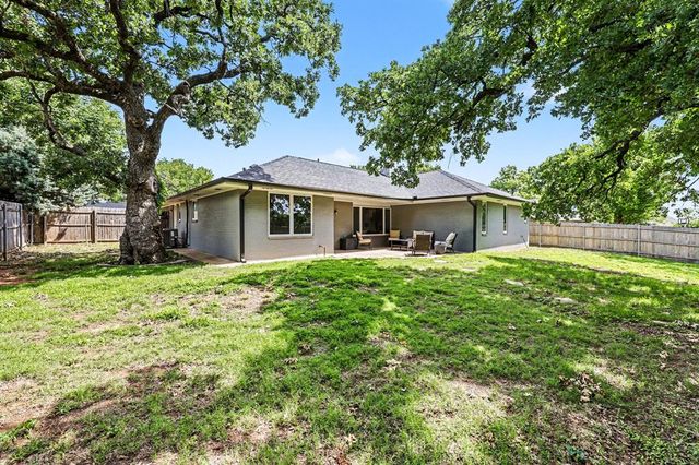 1316 Mockingbird Lane, Edmond, OK 73034