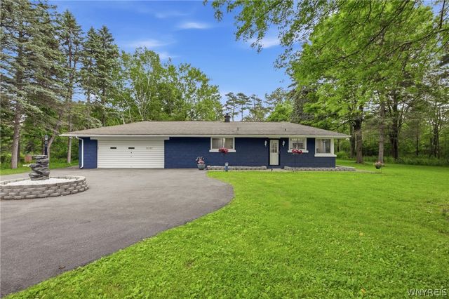 4735 Shimerville Road, Clarence, NY 14031