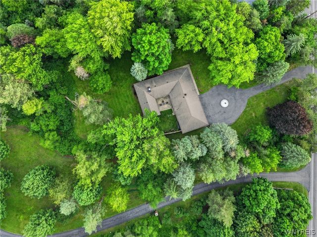 4735 Shimerville Road, Clarence, NY 14031