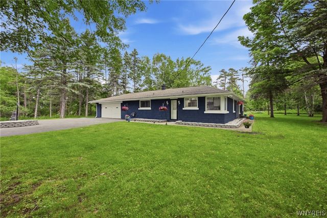 4735 Shimerville Road, Clarence, NY 14031
