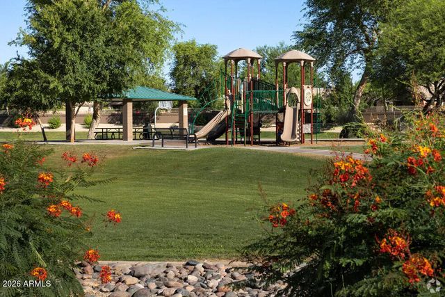 2953 E TONTO Drive, Gilbert, AZ 85298