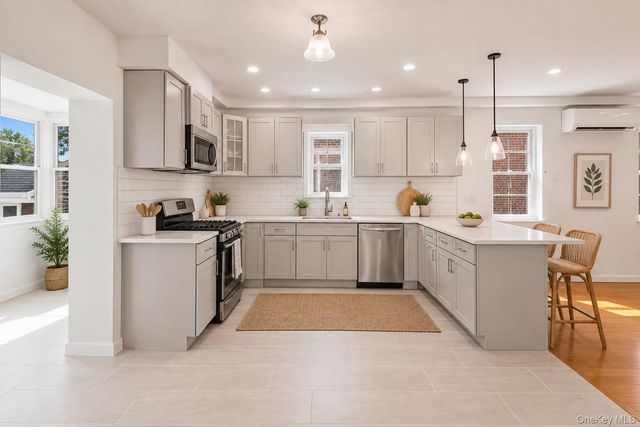 4084 Seton Avenue, Bronx, NY 10466