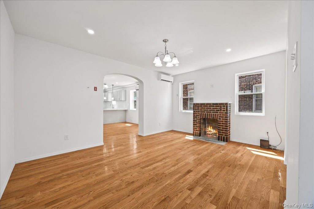 4084 Seton Avenue, Bronx, NY 10466 — photo 2