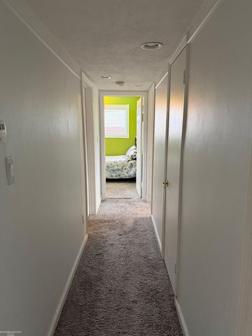 28357 New Castle Road, Farmington, MI 48331