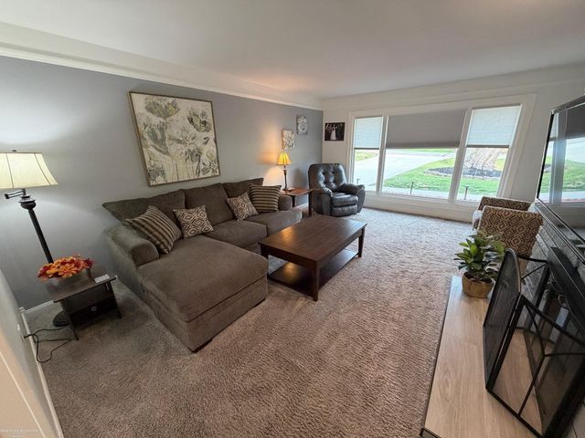 28357 New Castle Road, Farmington, MI 48331