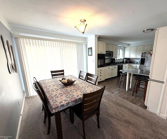 28357 New Castle Road, Farmington, MI 48331