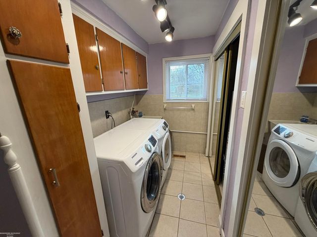 28357 New Castle Road, Farmington, MI 48331