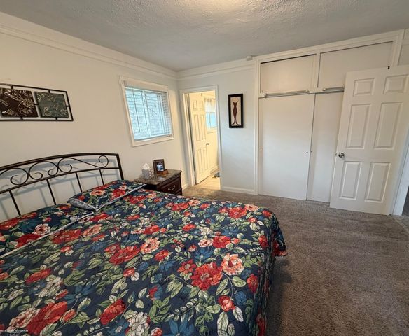 28357 New Castle Road, Farmington, MI 48331