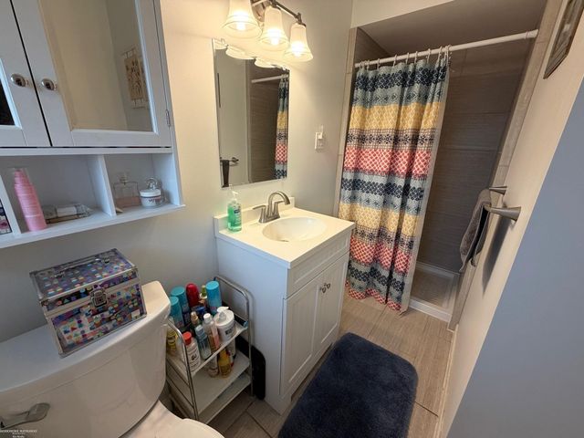 28357 New Castle Road, Farmington, MI 48331