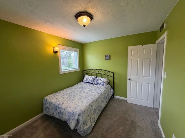 28357 New Castle Road, Farmington, MI 48331