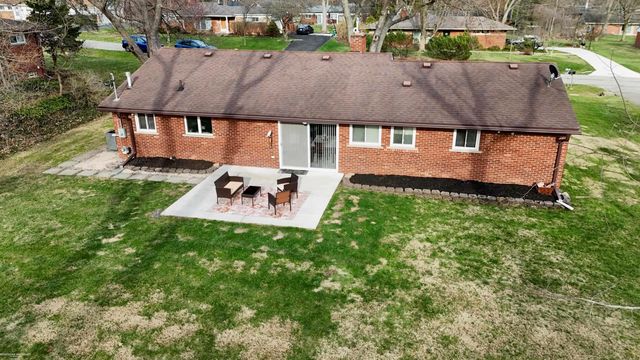 28357 New Castle Road, Farmington, MI 48331