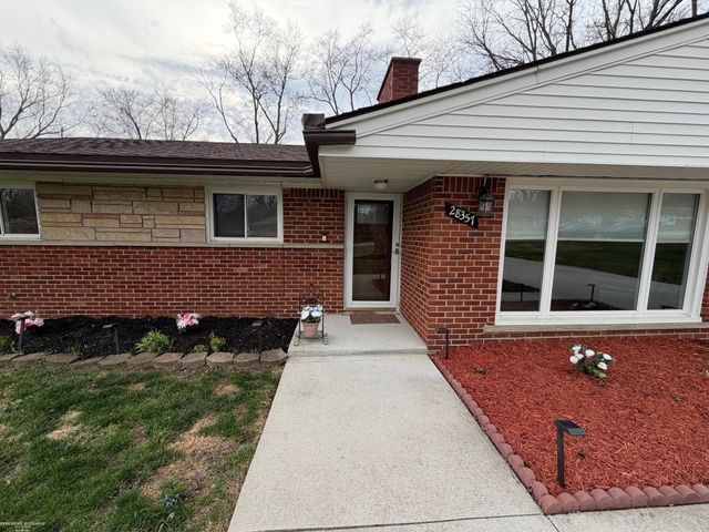 28357 New Castle Road, Farmington, MI 48331