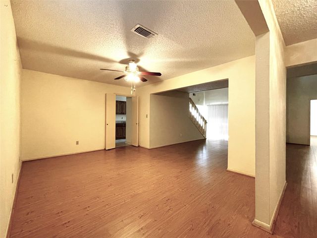 6203 Gladewell Drive, Houston, TX 77072