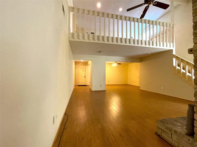 6203 Gladewell Drive, Houston, TX 77072