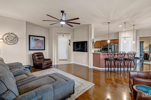 14011 Sandstone Peak Drive, Bakersfield, CA 93306