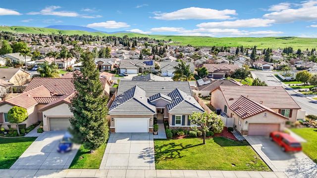 14011 Sandstone Peak Drive, Bakersfield, CA 93306