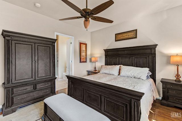 14011 Sandstone Peak Drive, Bakersfield, CA 93306